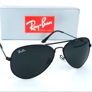 AUTHENTIC RAY  BAN AVIATOR CLASSIC NEW CONDITION